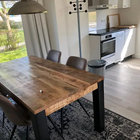 Bungalow Aan Het Ijsselmeer Casa de Férias *